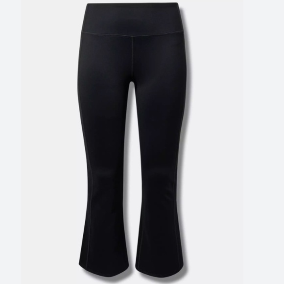 TORRID Boot Cut Active Pant Size 1X Deep Black - Picture 3 of 12